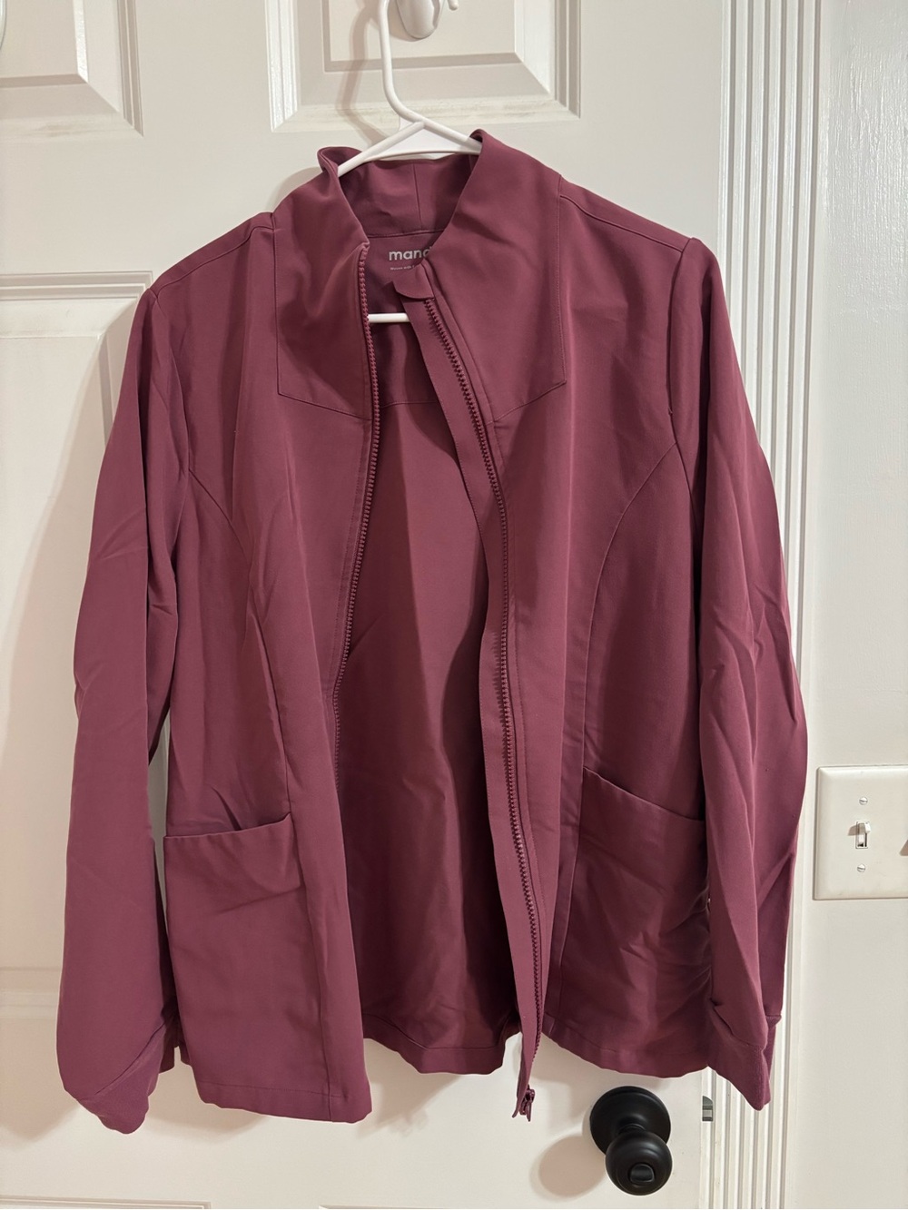 Mandala Women’s Modern Scrub Jacket Mauve
